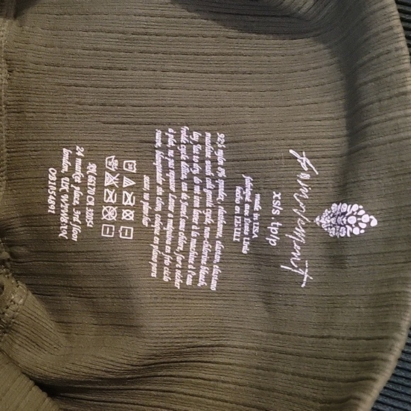 3-style Free People Movement and Intimately Greens Crop Tops n Leggings NEW! - Picture 5 of 5